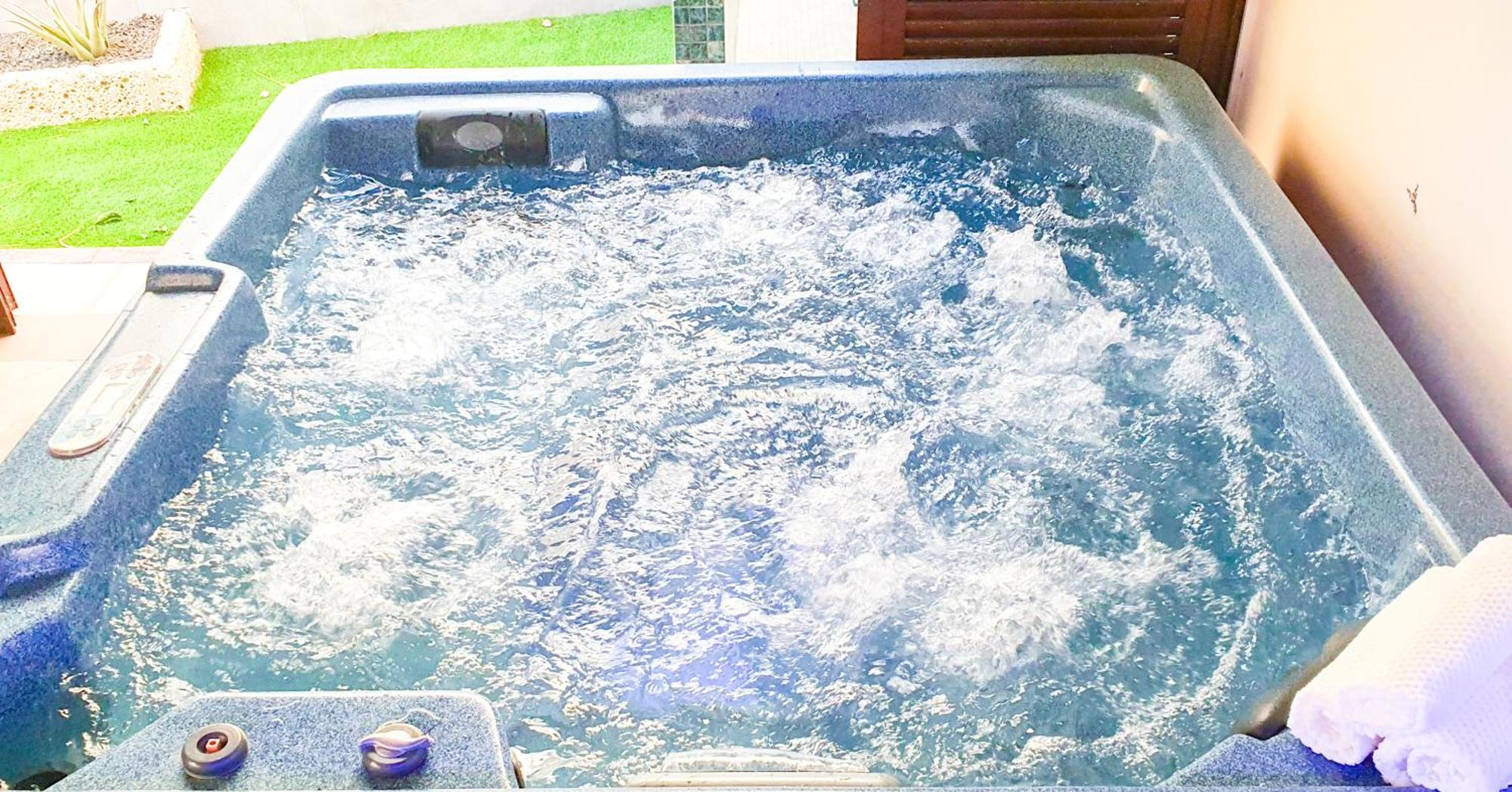 4-bedroom Corales With Jacuzzi, Garden, Close To Everything