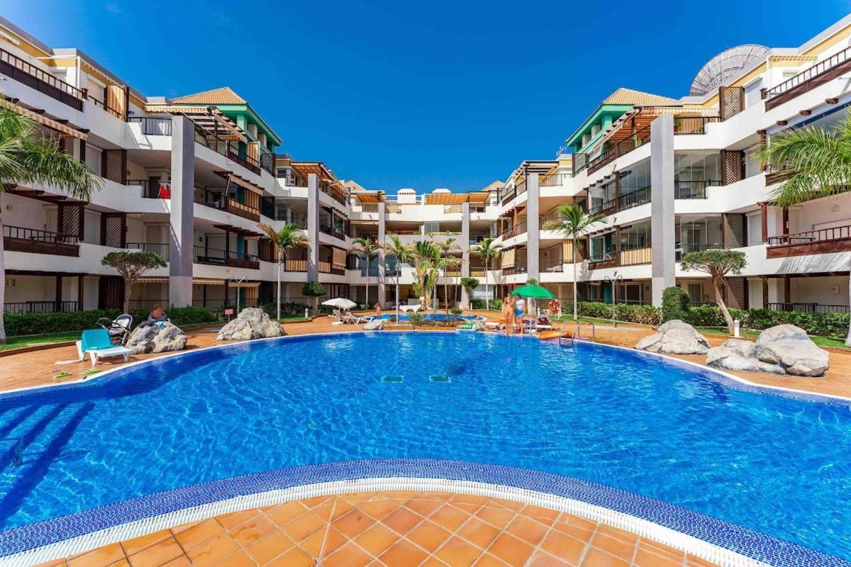 4 Bedroom With Jacuzzi, Heated Swimmingpool, Front Ocean And View ! Villa