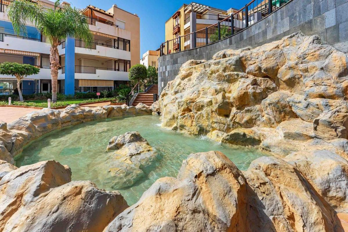 4 Bedroom With Jacuzzi, Heated Swimmingpool, Front Ocean And View ! Los Cristianos (Tenerife)