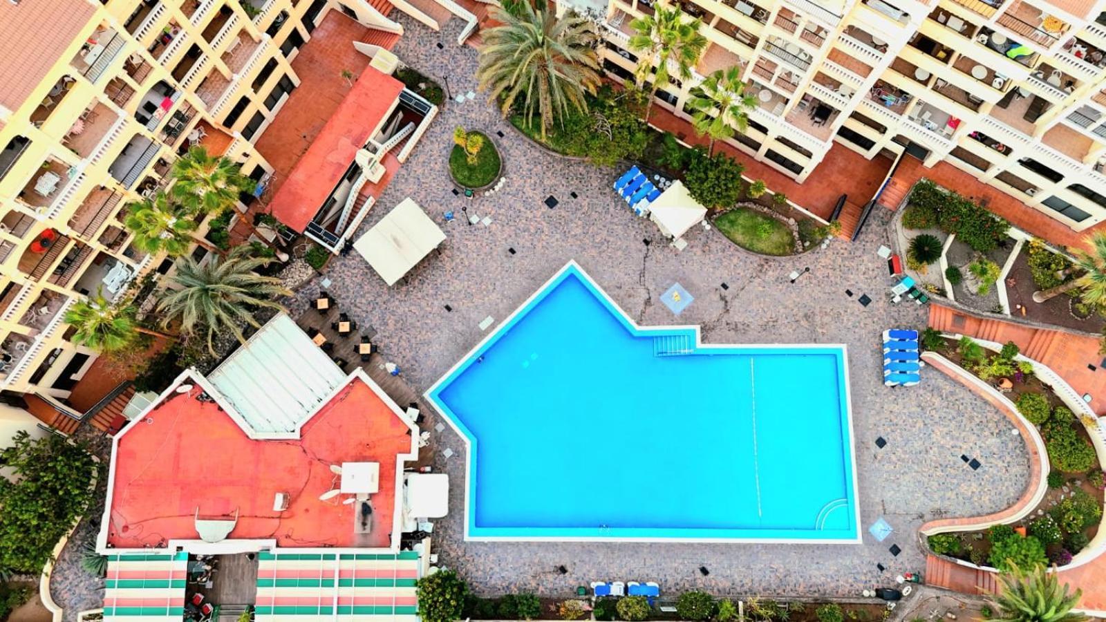 Spacious 3-Bedroom Duplex Apartment With Heated Pool & Ocean View In Castle Harbour, Arona Appartement *