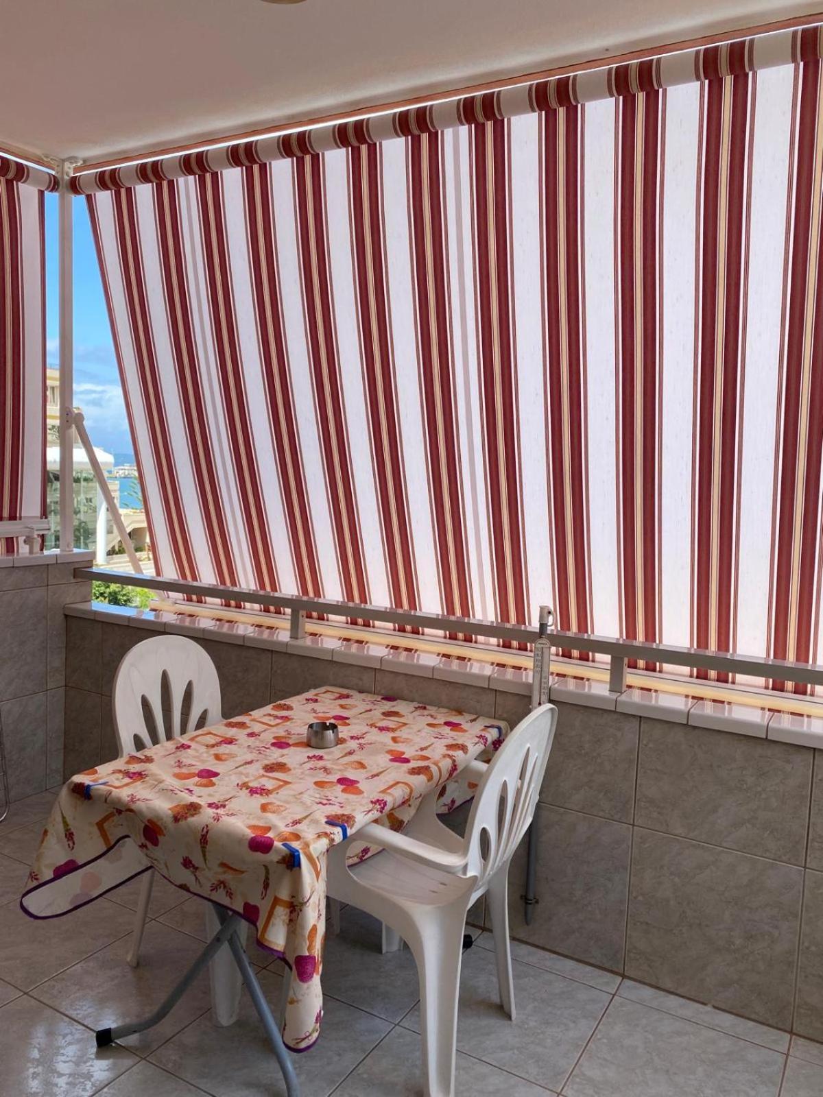 Ocean In Your Hands Apartment *
