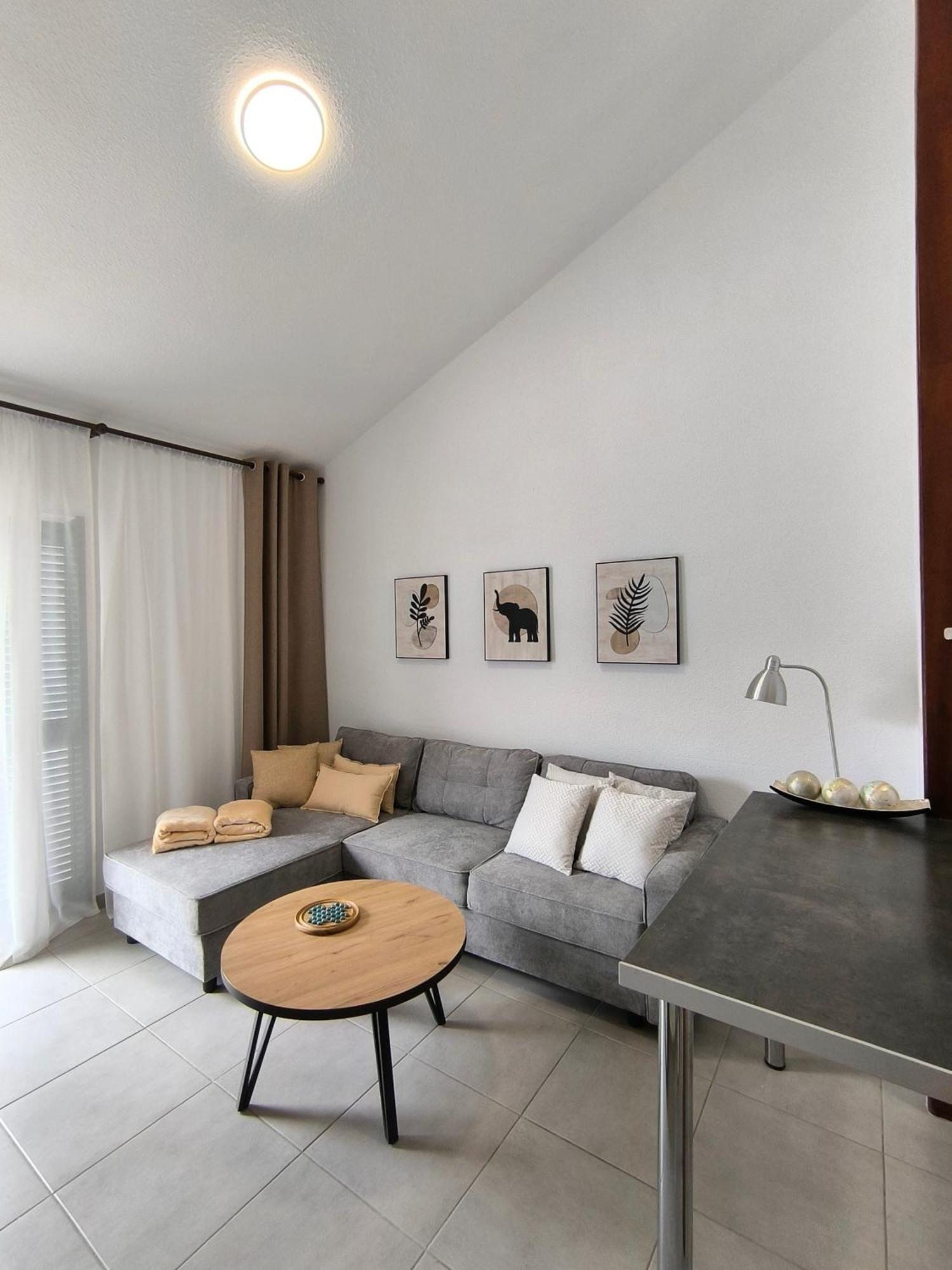 Apartment Pearl Chipeque - Calm Atmosphere, Pool, Fibre Net, Tv Channels