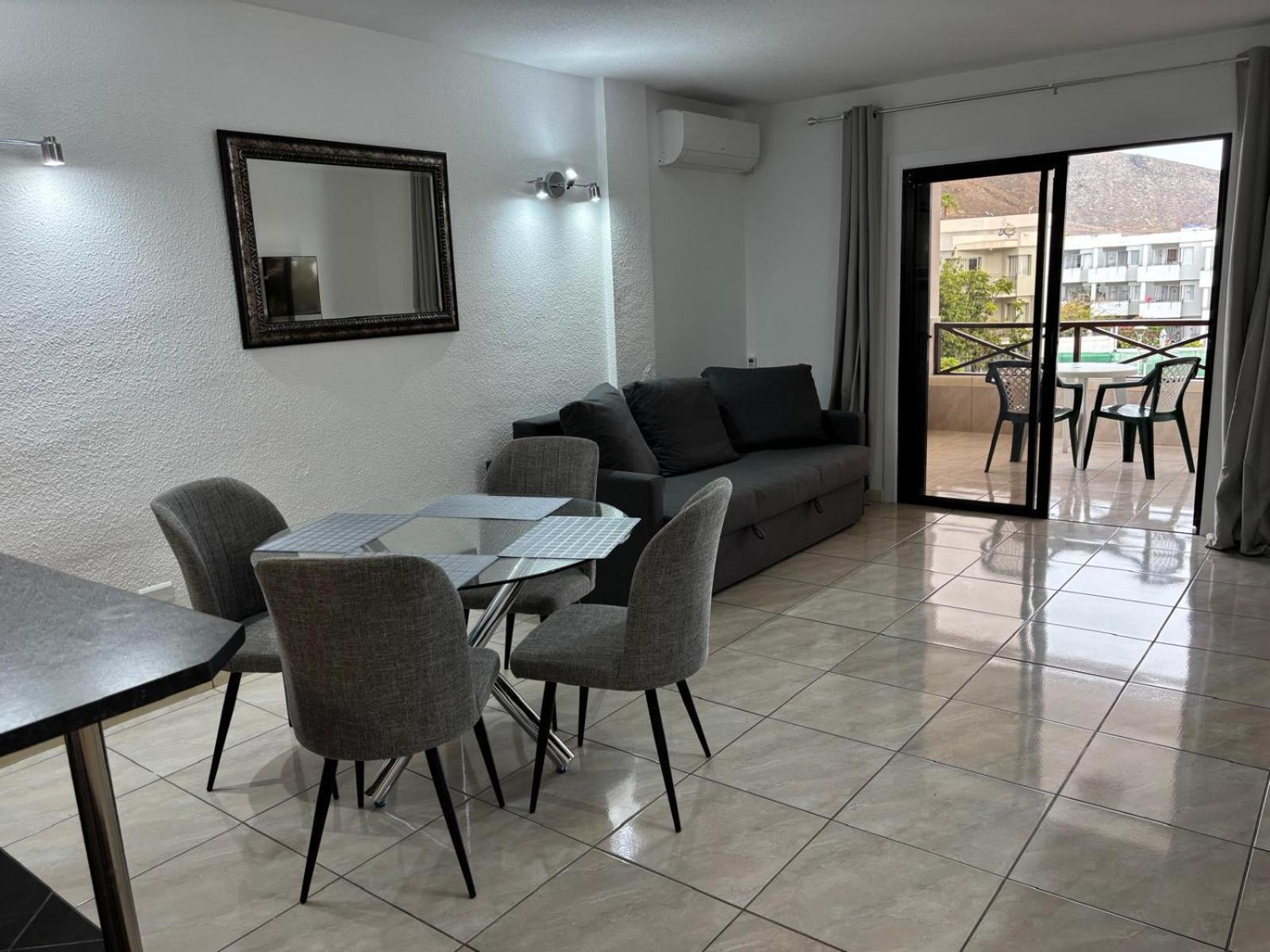 Serena House Cristianos Apartment