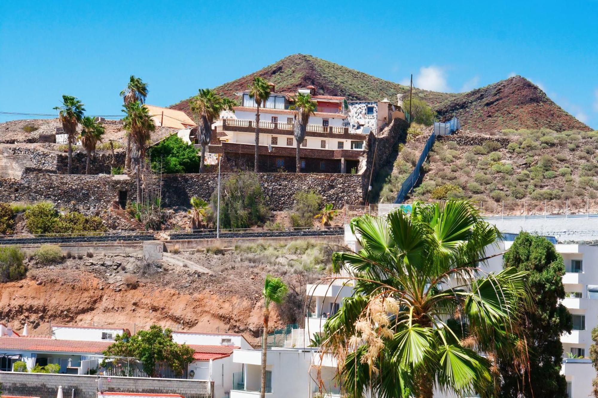 Great View, Heated Pool, Cool Design - Castle Harbour In Cristianos Apartamento