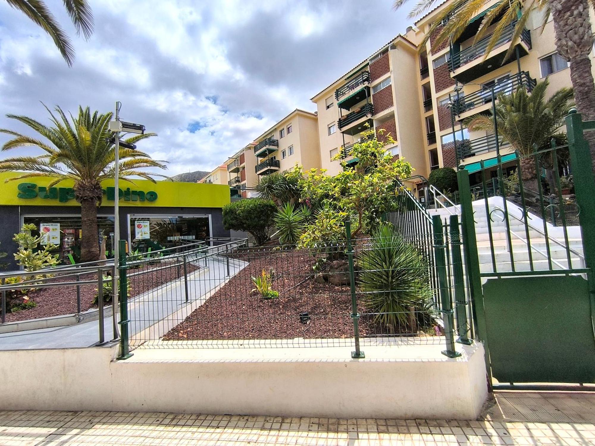 Sun - 3 Bedrooms, Priv Parking, Pool, Ac, Tv Channels, Fibre Net