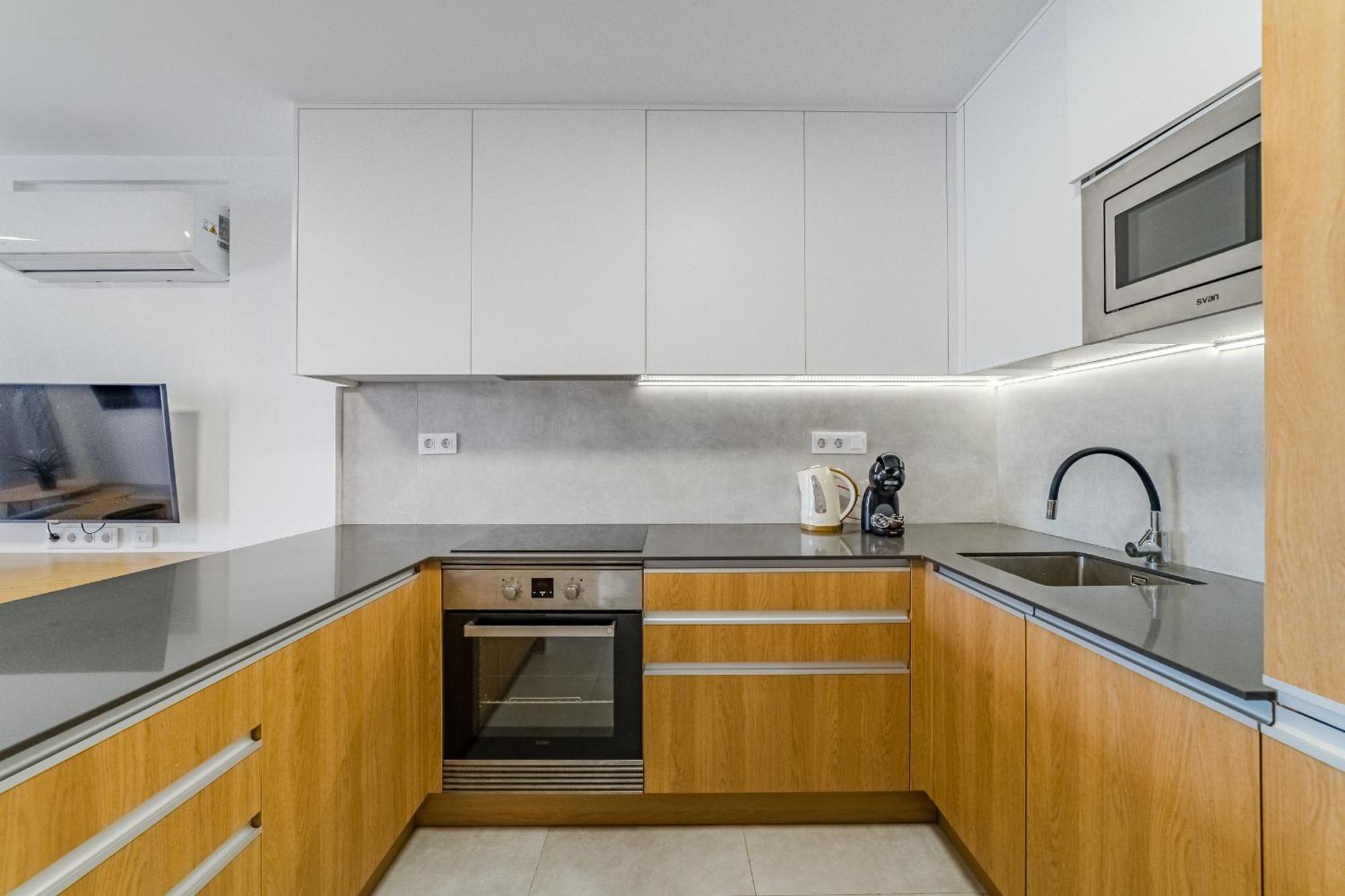Ocean View 2bedroom In Cristianos, Heated Pool, 3 Minutes To Apartment *
