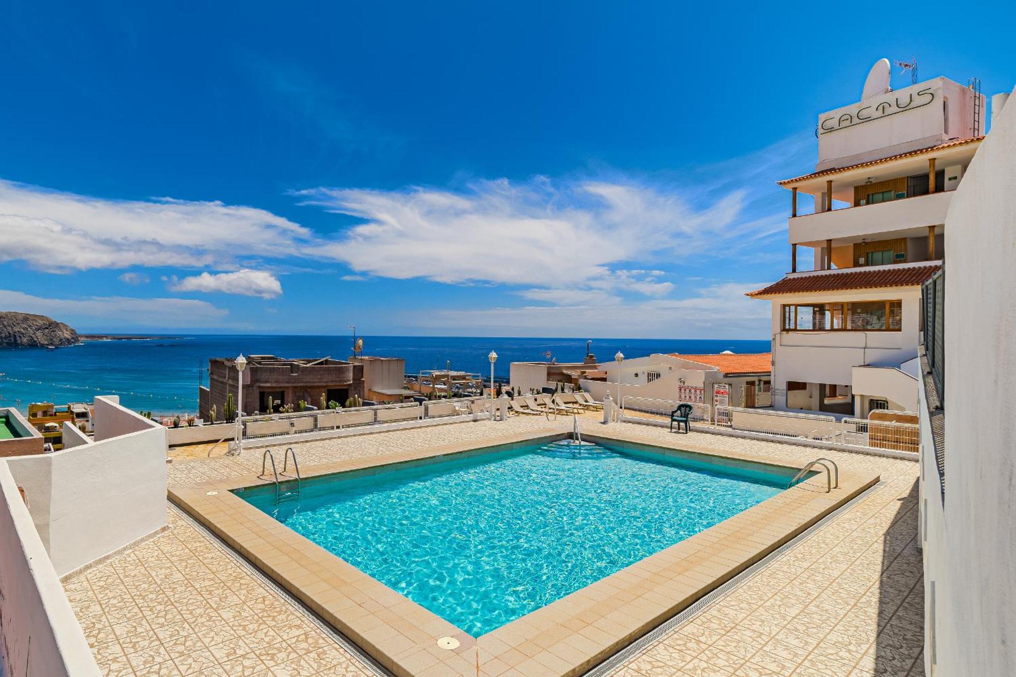 Apartment Ocean View 2bedroom In Cristianos, Heated Pool, 3 Minutes To *