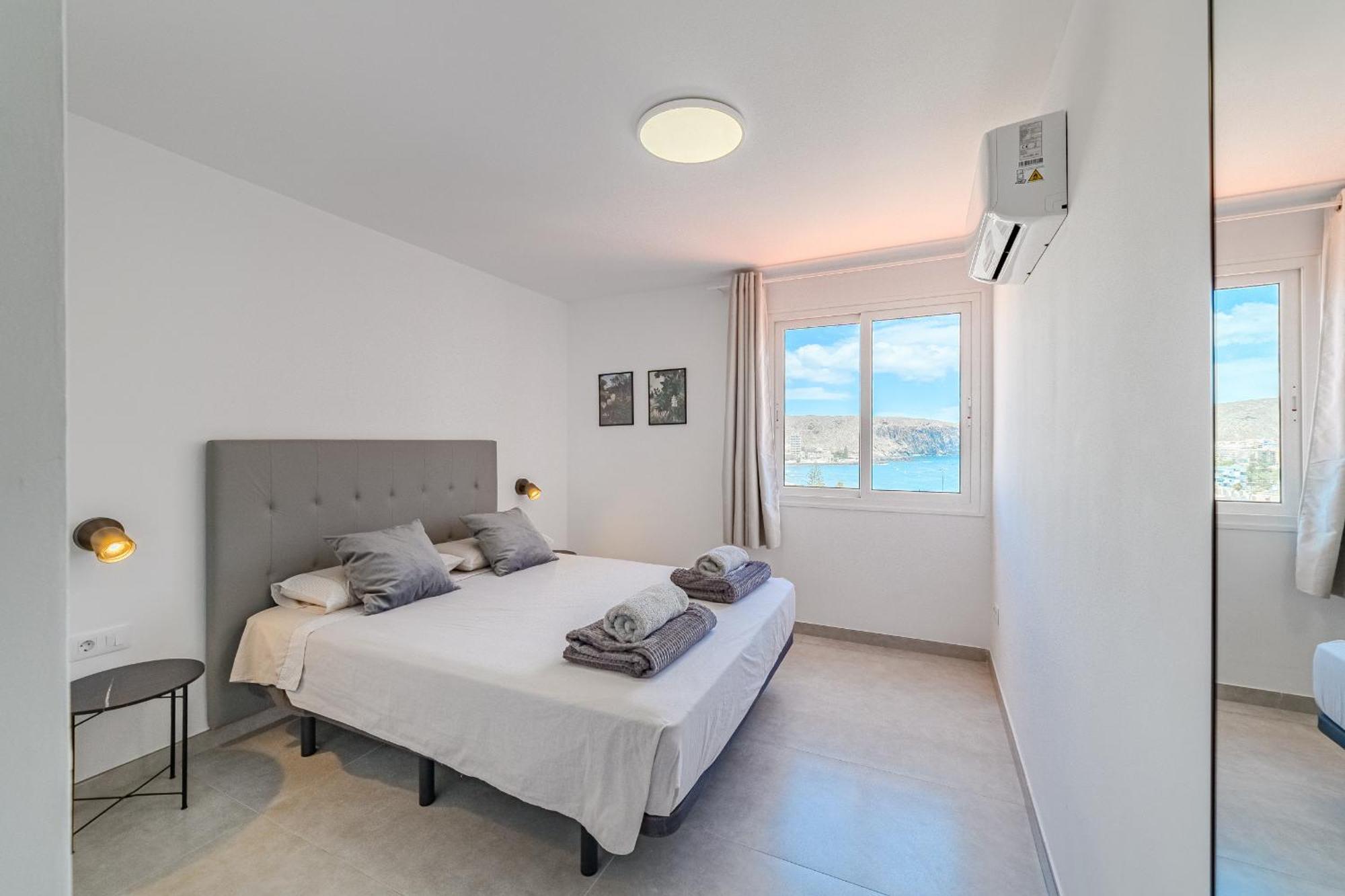 Apartment Ocean View 2bedroom In Cristianos, Heated Pool, 3 Minutes To Los Cristianos (Tenerife)