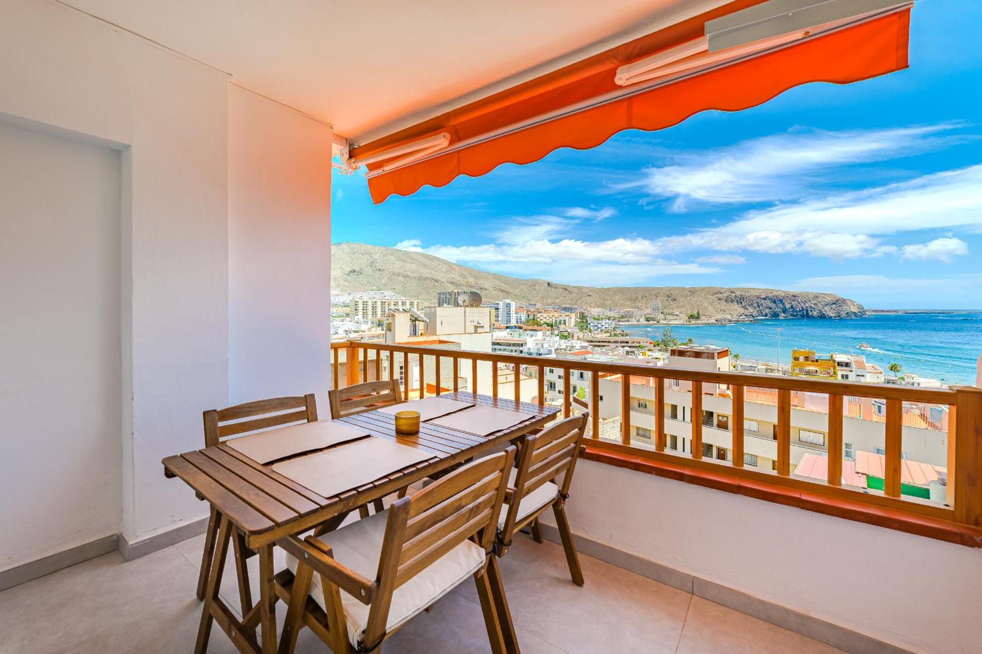 Apartment Ocean View 2bedroom In Cristianos, Heated Pool, 3 Minutes To *