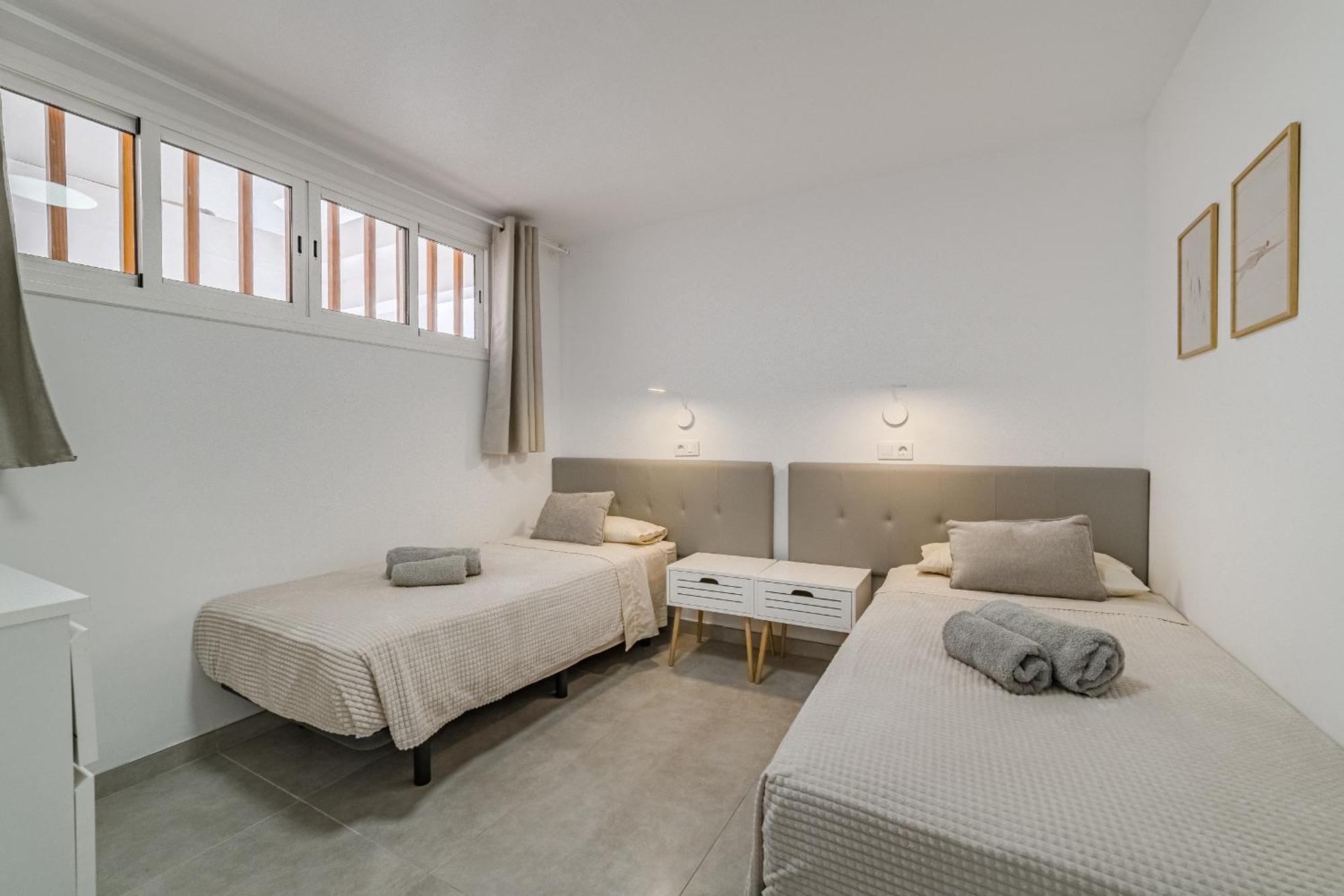 Apartment Ocean View 2bedroom In Cristianos, Heated Pool, 3 Minutes To Los Cristianos (Tenerife)