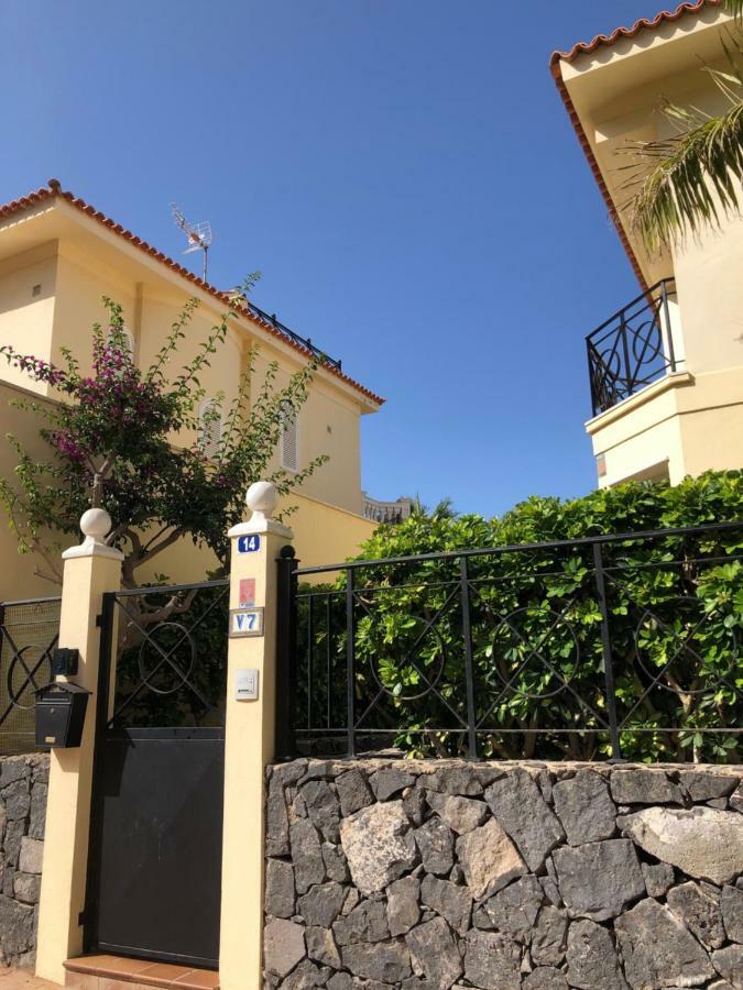 Exclusive On The First Line Of The Ocean With A Private Heated Pool Villa Los Cristianos (Tenerife)