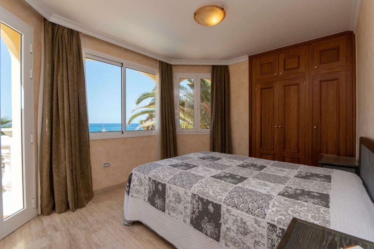 Exclusive On The First Line Of The Ocean With A Private Heated Pool Los Cristianos (Tenerife)