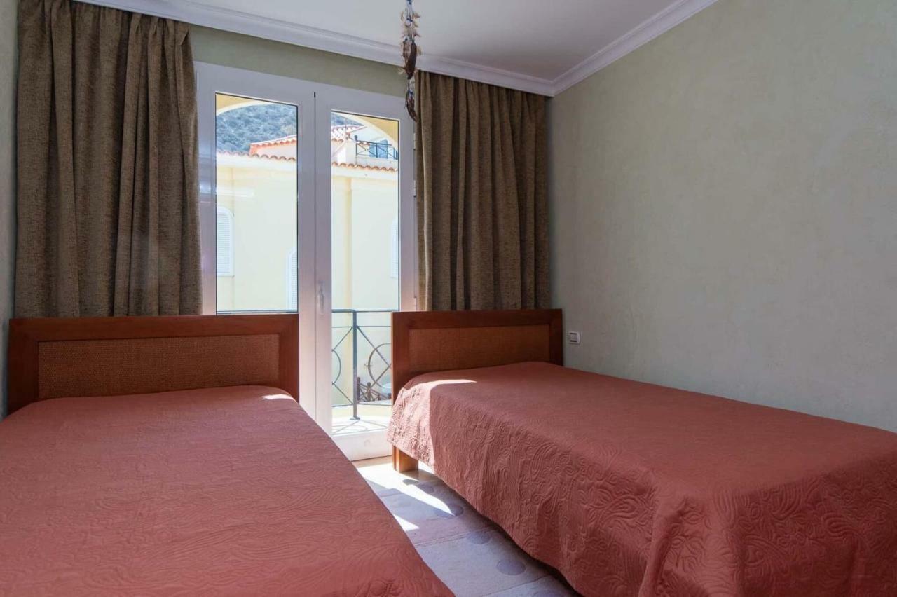 Exclusive On The First Line Of The Ocean With A Private Heated Pool * Los Cristianos (Tenerife)