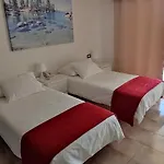 Castle Harbour 425
