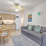Las Rosas Apartment