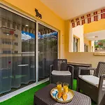Modern Sunny Apartment 100M From The Beach