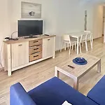 Lovely 1 Bed Apartment In Castle Harbour C108