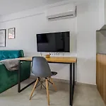 Ocean View 2Bedroom Apartment In Los Cristianos, Heated Pool, 3 Minutes To Beach