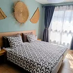 Greatly Located Apartment With Heated Pool, Los Cristianos