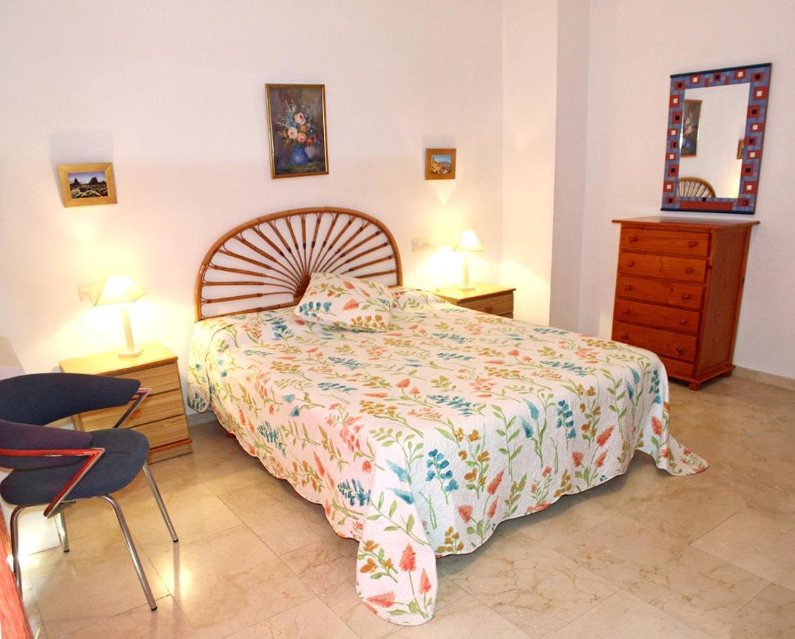 Seaview Apartment: Santa Cruz Oceanfront With Pool Apartment