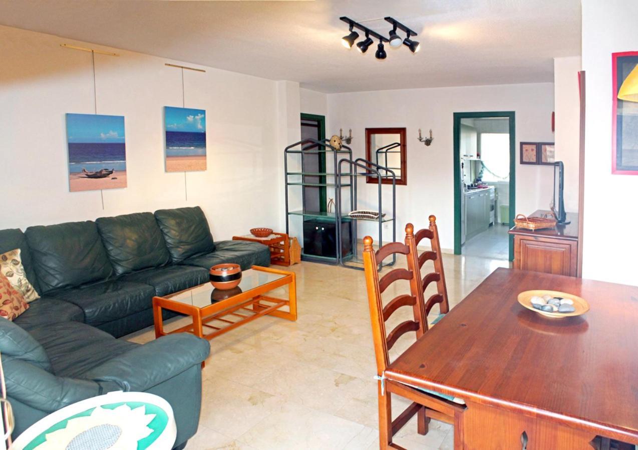 Apartment Seaview Apartment: Santa Cruz Oceanfront With Pool Los Cristianos (Tenerife)