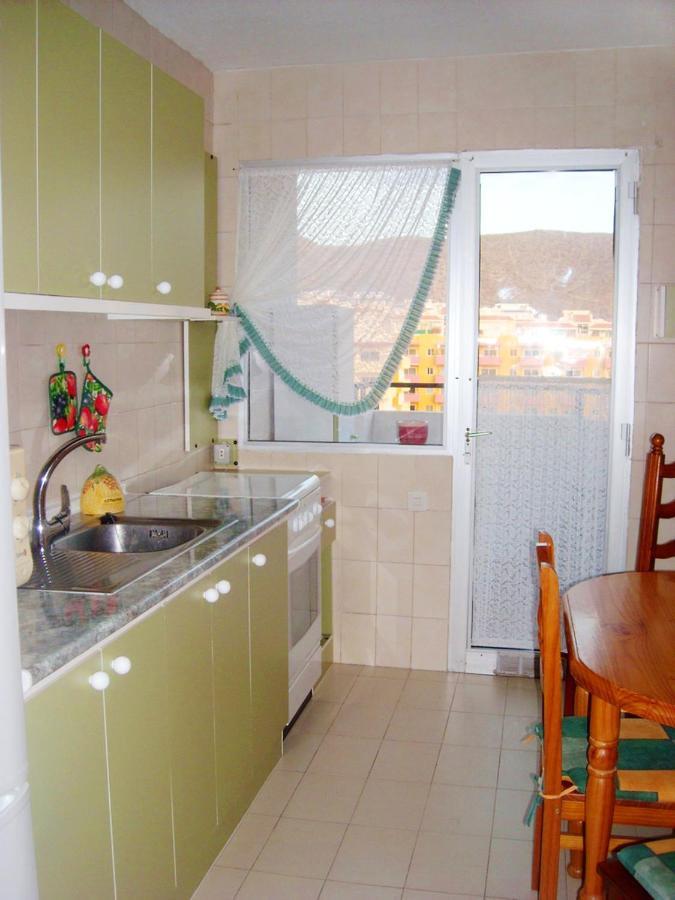 Seaview Apartment: Santa Cruz Oceanfront With Pool * Los Cristianos (Tenerife)