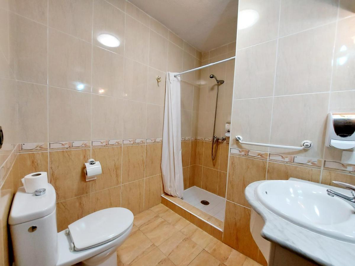 Apartment 2 Bedrooms Heatedpool Aircon Los Cristianos Los Cristianos (Tenerife)