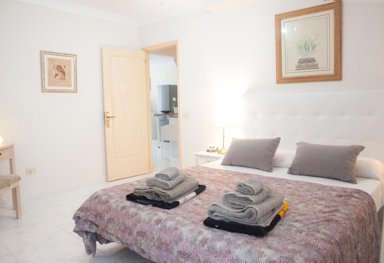 Diamantes Heated Pool Apartment *