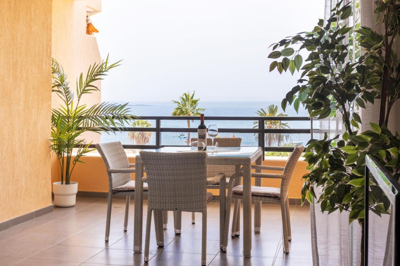 Frontline Penthouse With Heated Pool And Parking Apartamento Los Cristianos (Tenerife)