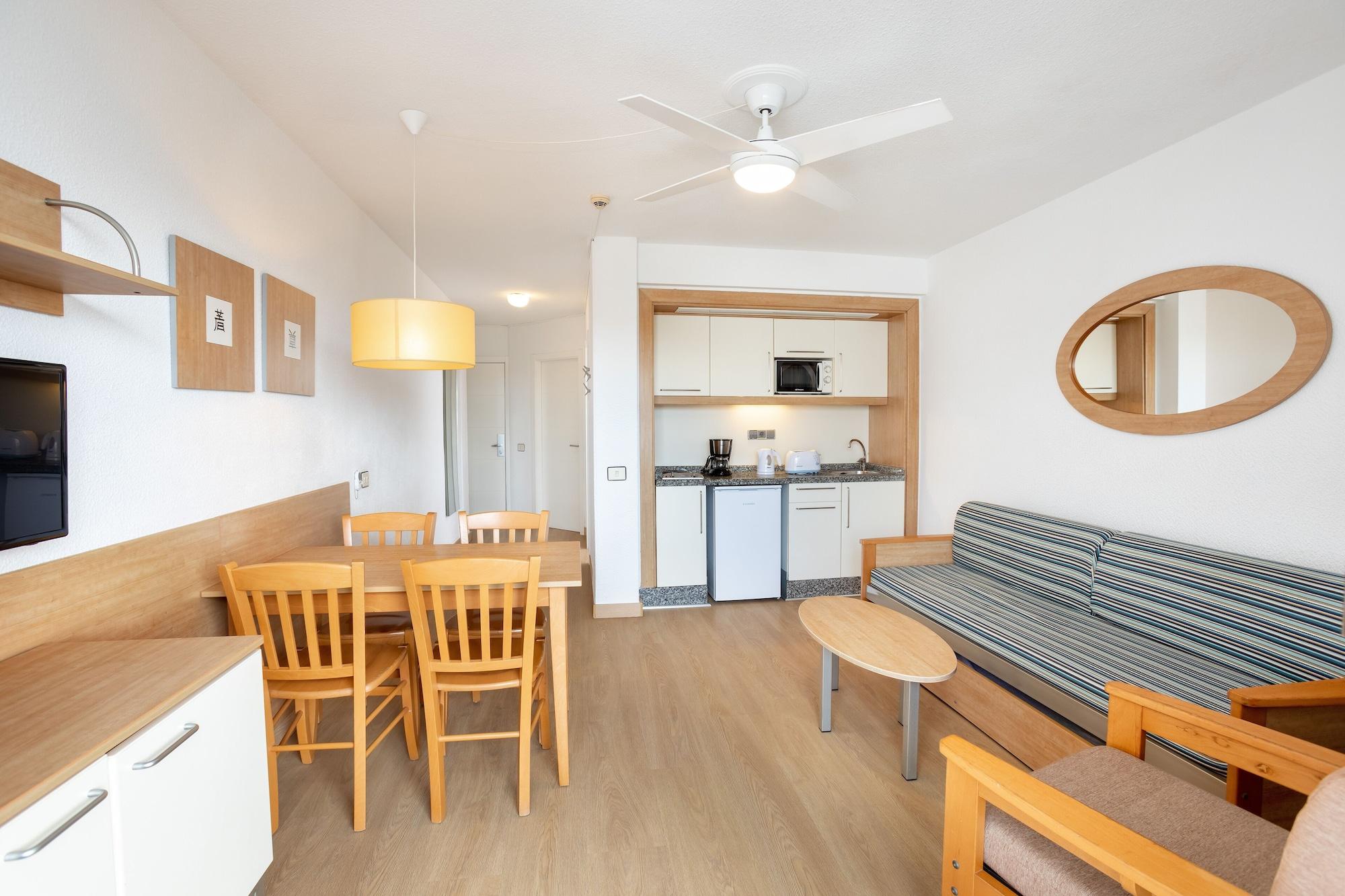 Aguamar Apartamentos, Cristianos Downtown