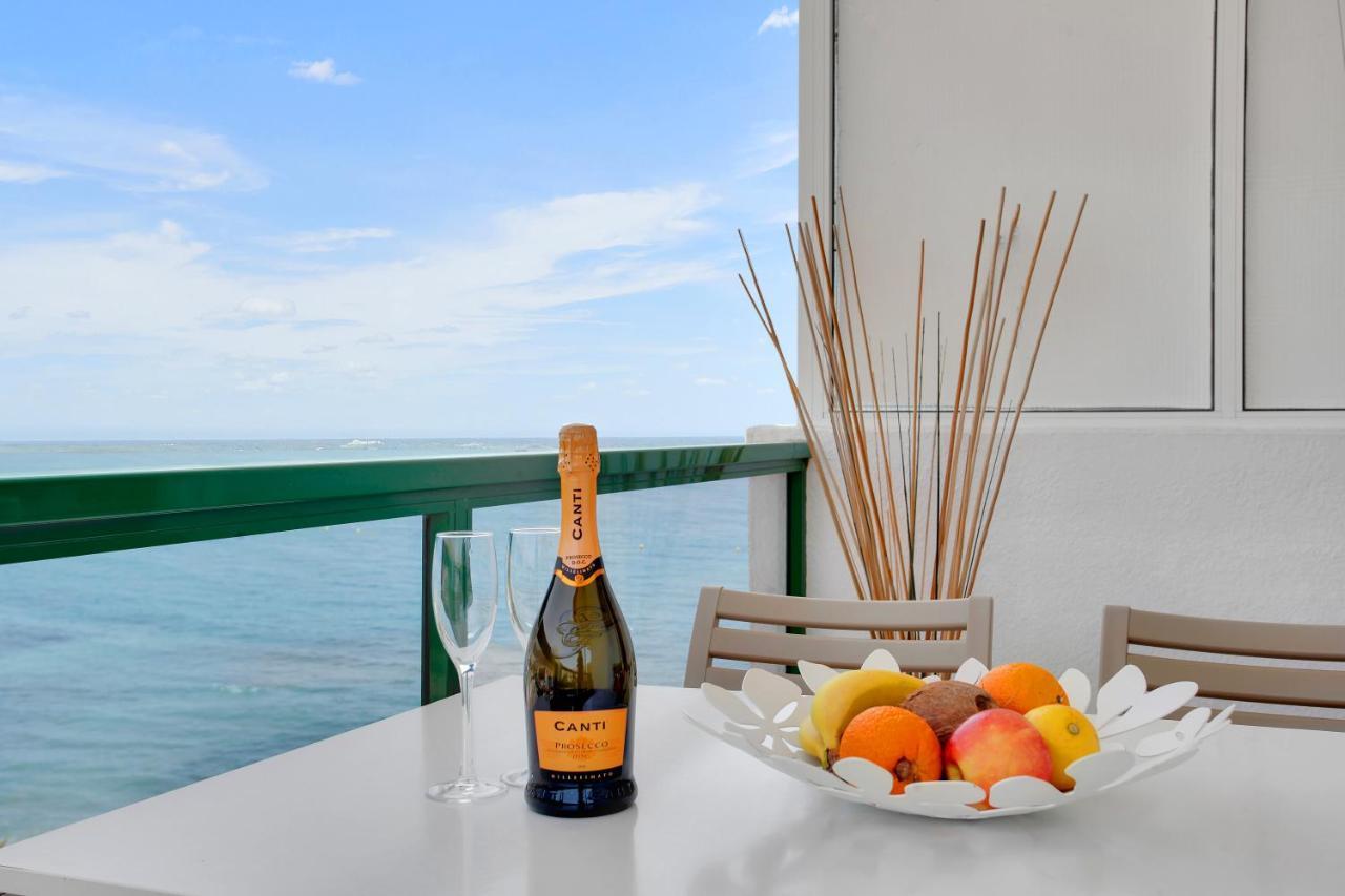 Apartamento Stunning Holidays, Large Terrace On The Sea *