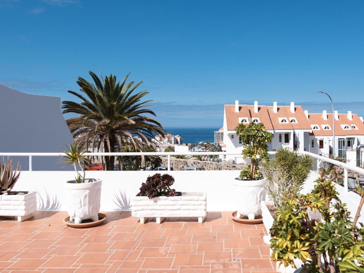 With Private Jacuzzi And Terrace In Los Christianos Apartment