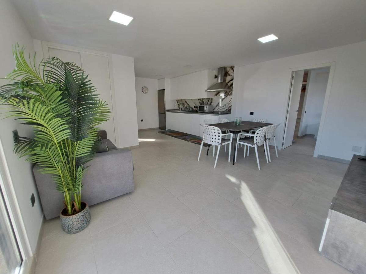 Newly Reformed 2 Bedroom In The Center Of Cristianos