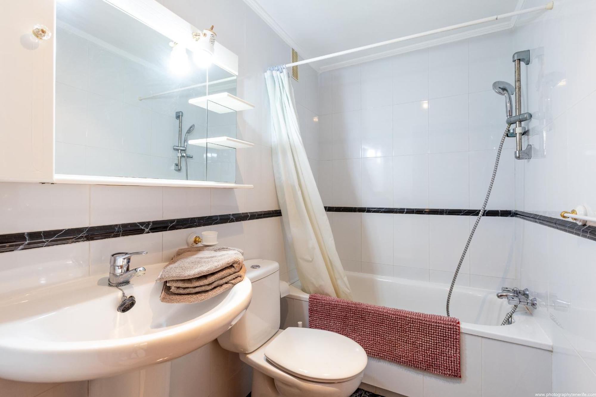 Apartment Cristianos 2 Bedroom Quiet Complex 200 Meters From The Ocean *