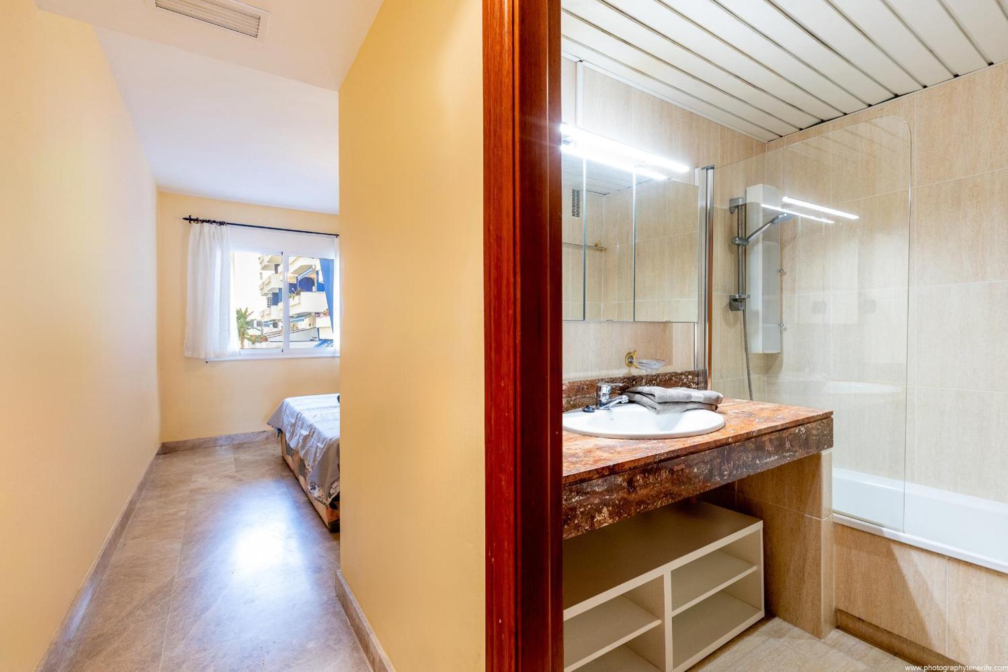 Cristianos 2 Bedroom Quiet Complex 200 Meters From The Ocean Apartment Los Cristianos (Tenerife)