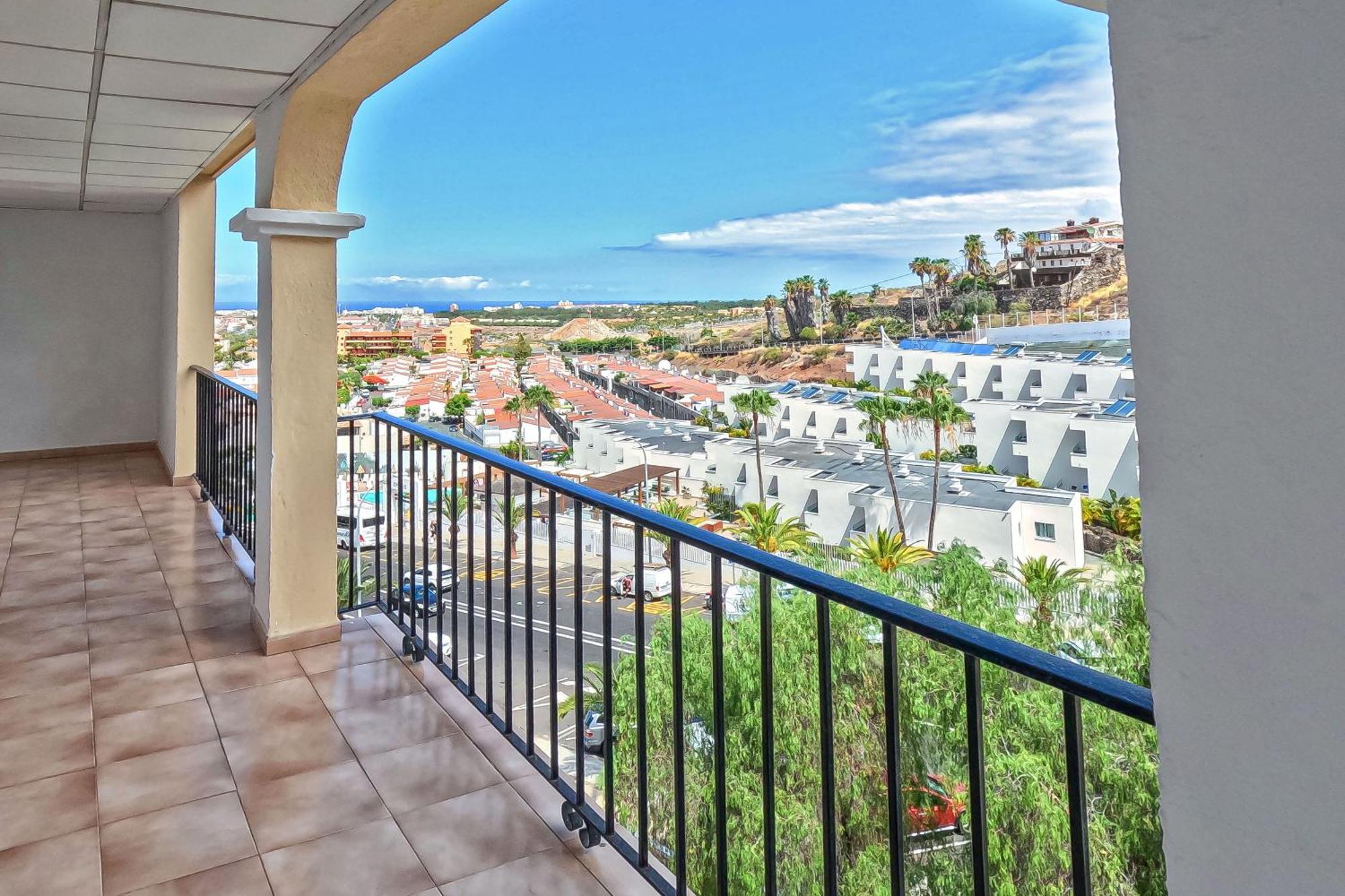 Apartment Amazing Maisonette With A Sea View And A Pool Access *