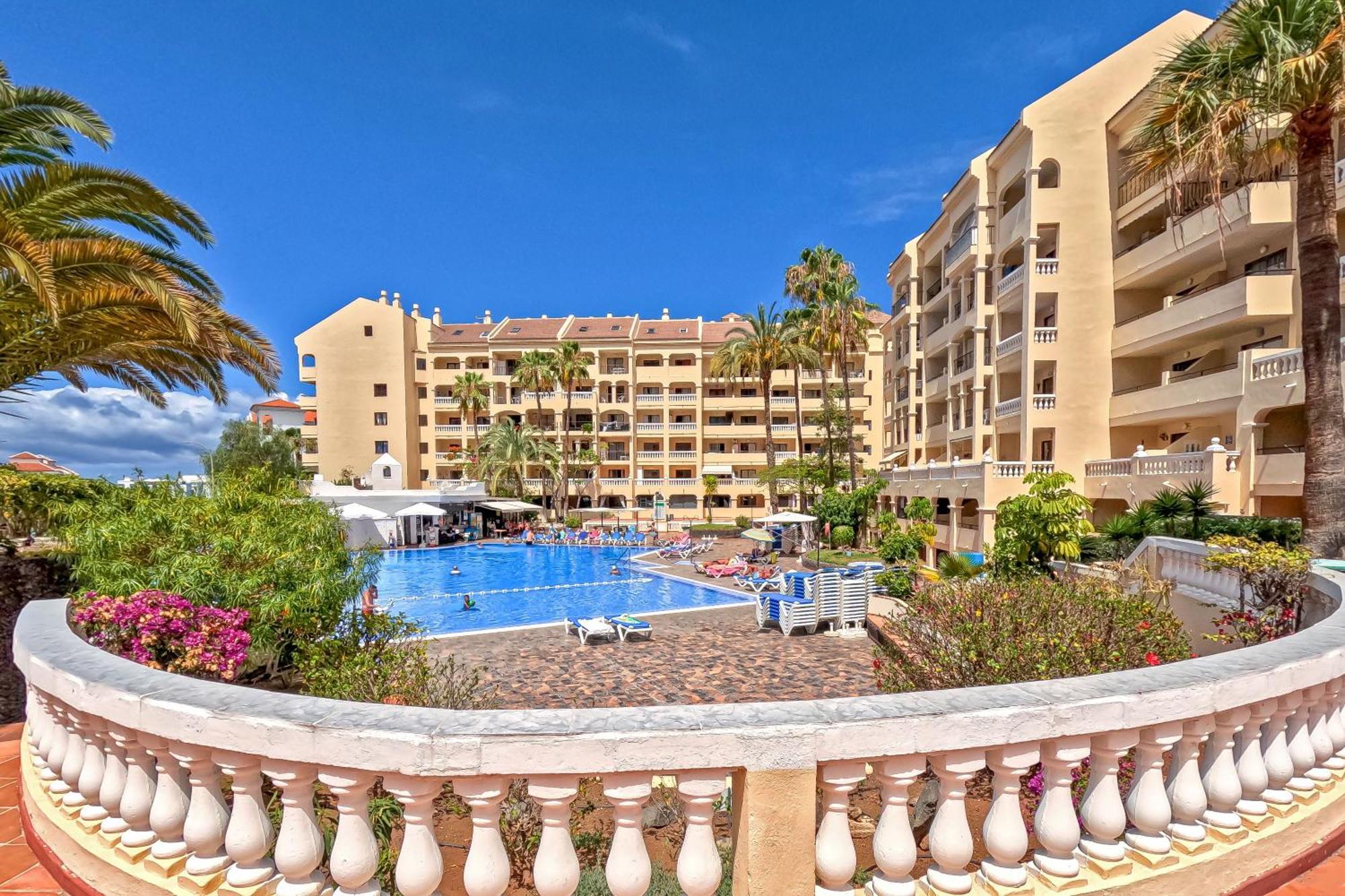 Apartment Amazing Maisonette With A Sea View And A Pool Access