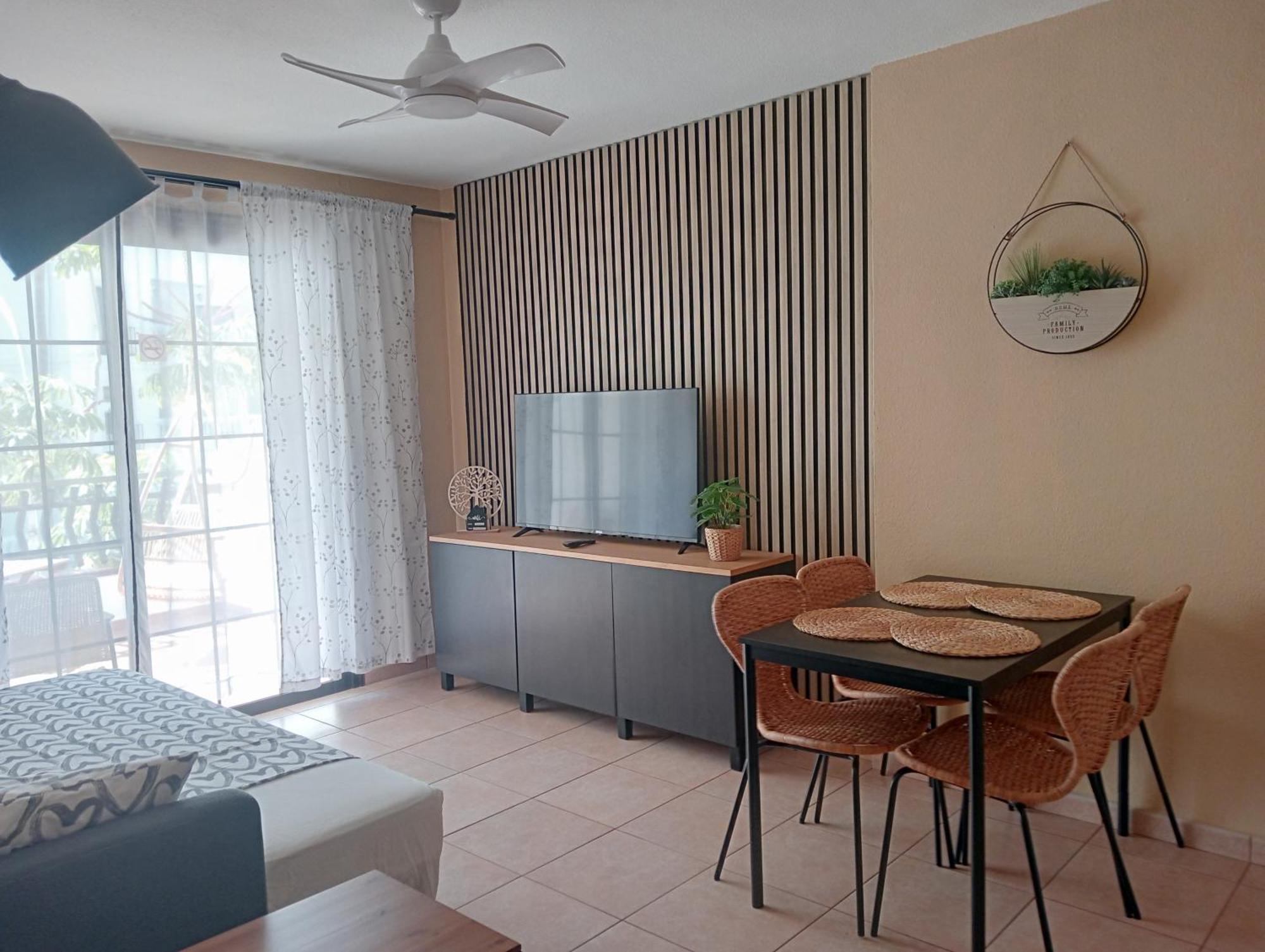 Greatly Located With Heated Pool, Cristianos