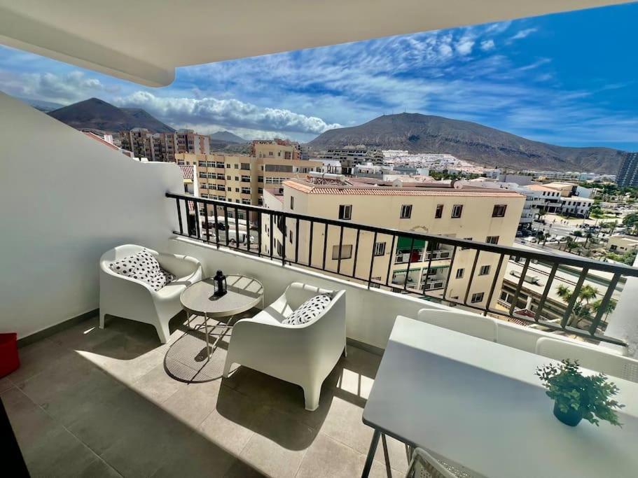 Apartment Cristianos Oasis, Modern Beachside Duplex