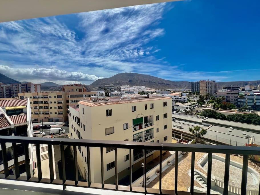 Apartment Cristianos Oasis, Modern Beachside Duplex *