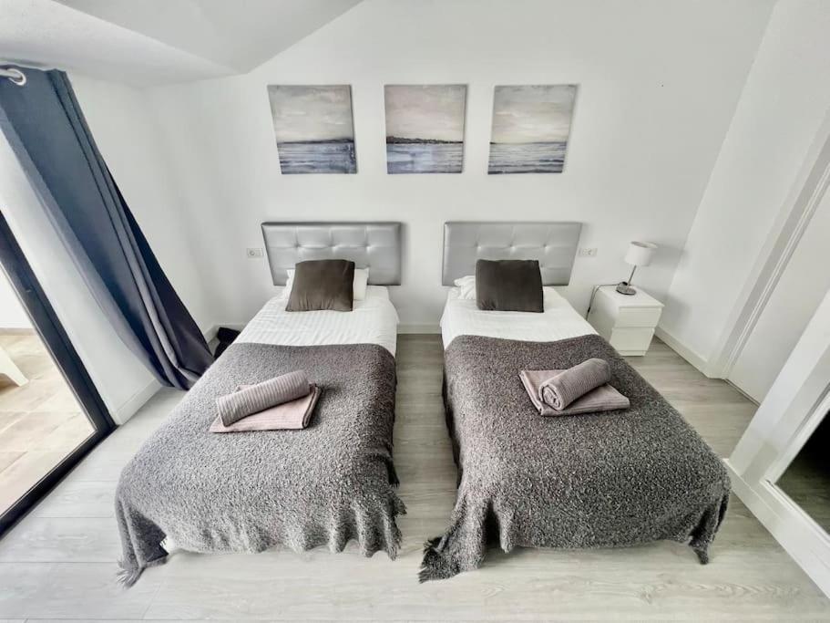 Cristianos Oasis, Modern Beachside Duplex Apartment Los Cristianos (Tenerife)