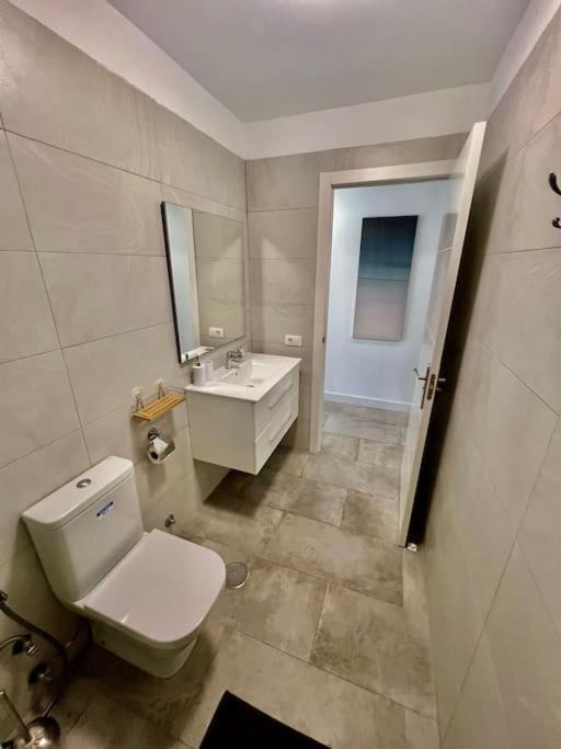 Apartment Cristianos Oasis, Modern Beachside Duplex *