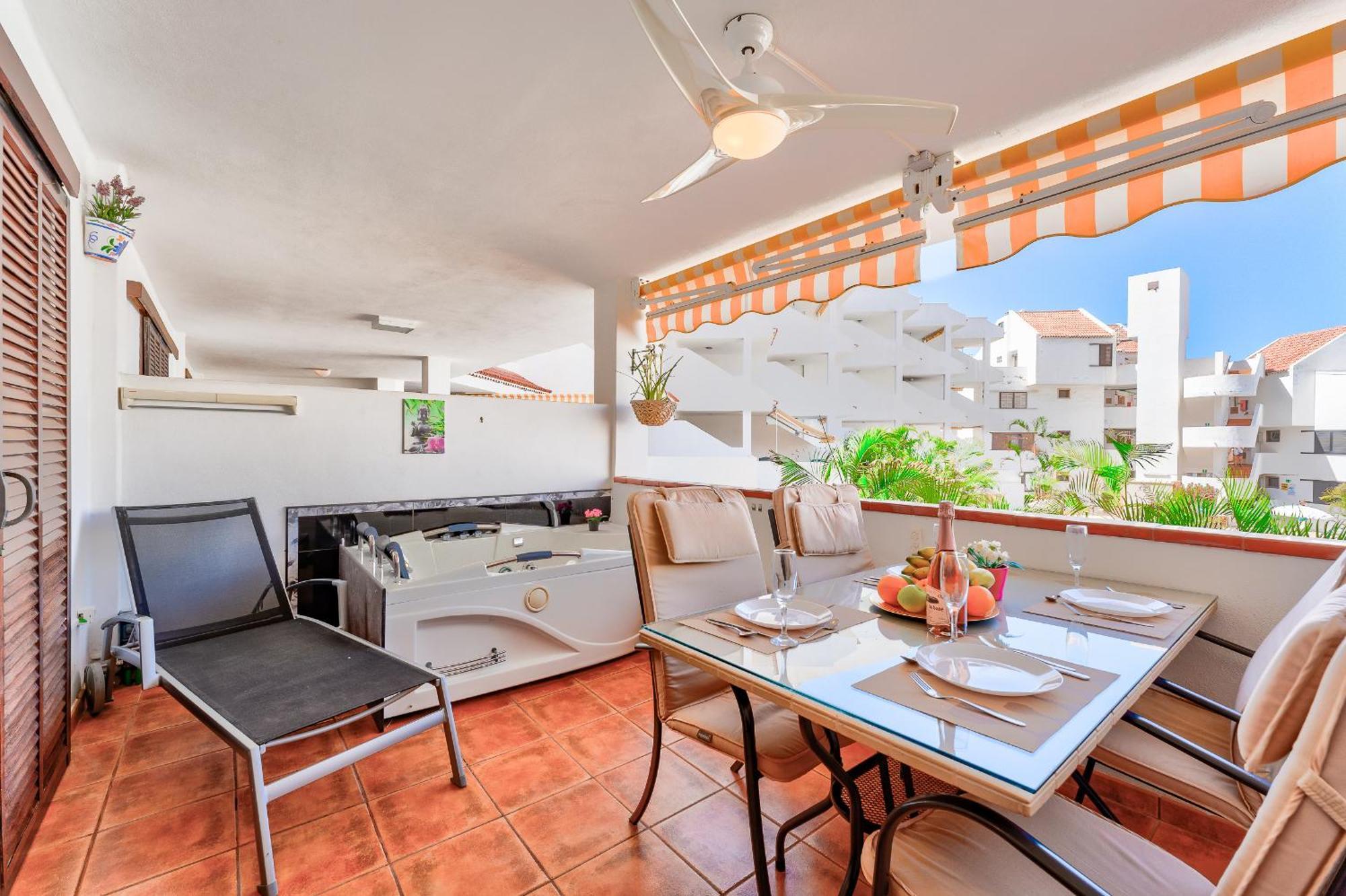 With Pool View Apartment *