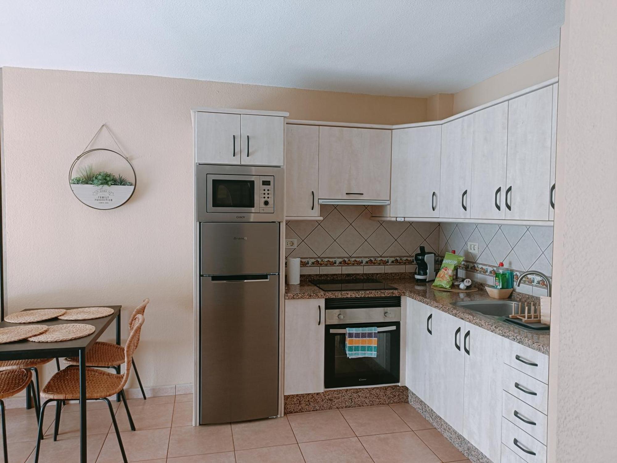 Greatly Located With Heated Pool, Cristianos *