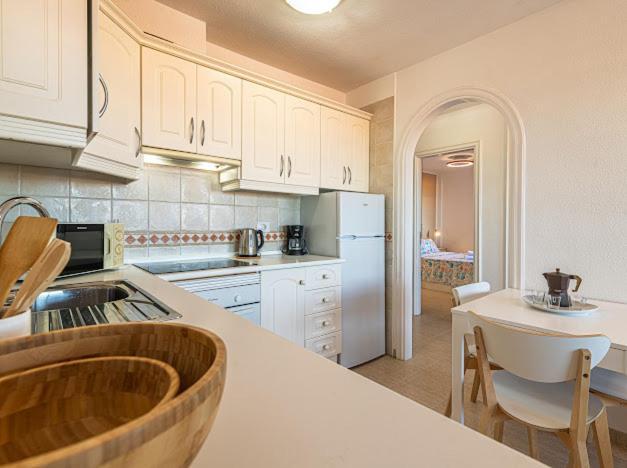 Apartment Bright With Sea And Montain View At Cristianos