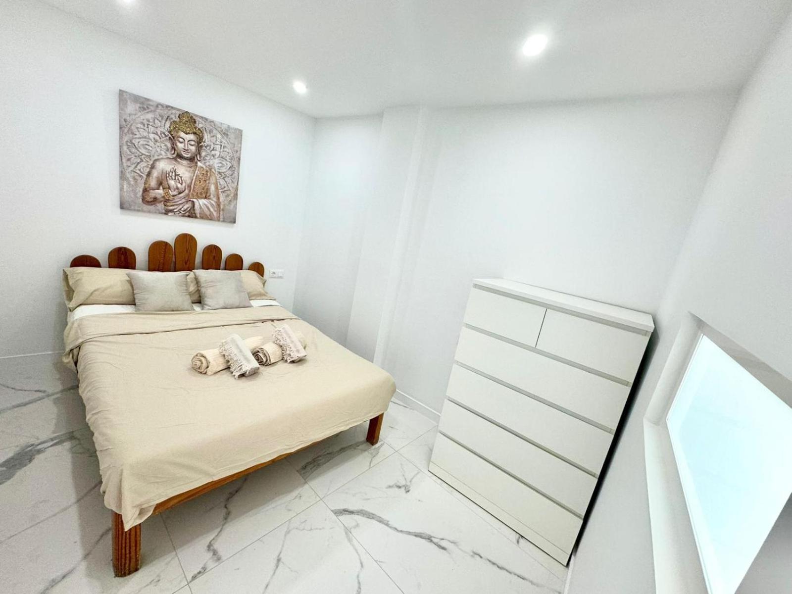 Cristianos Must-see Beachfront Apartment, Stunning Views In Tenerife