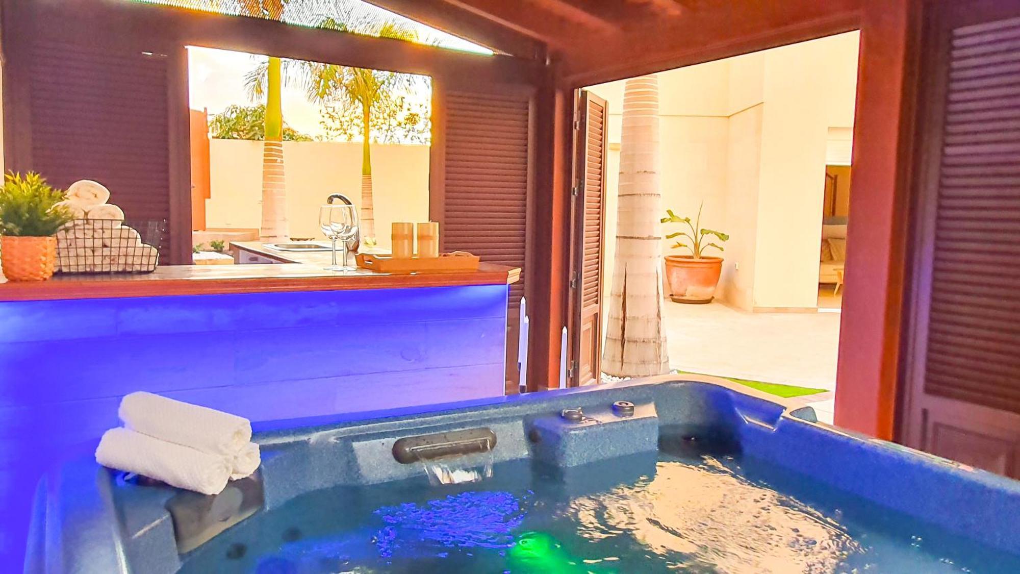 4-bedroom Corales With Jacuzzi, Garden, Close To Everything Los Cristianos (Tenerife)