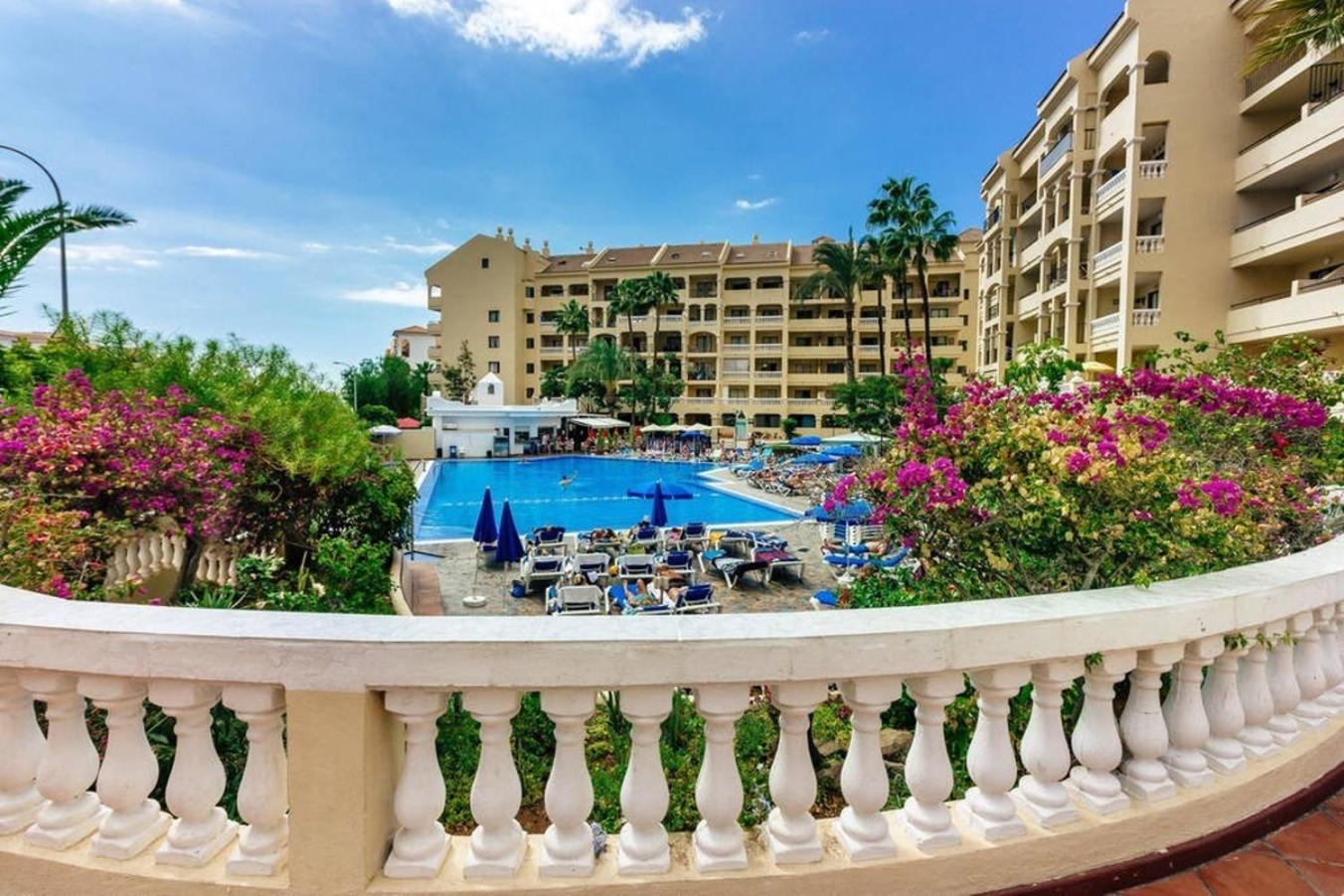 In Castle Harbour With Pool View C009 Apartamento *
