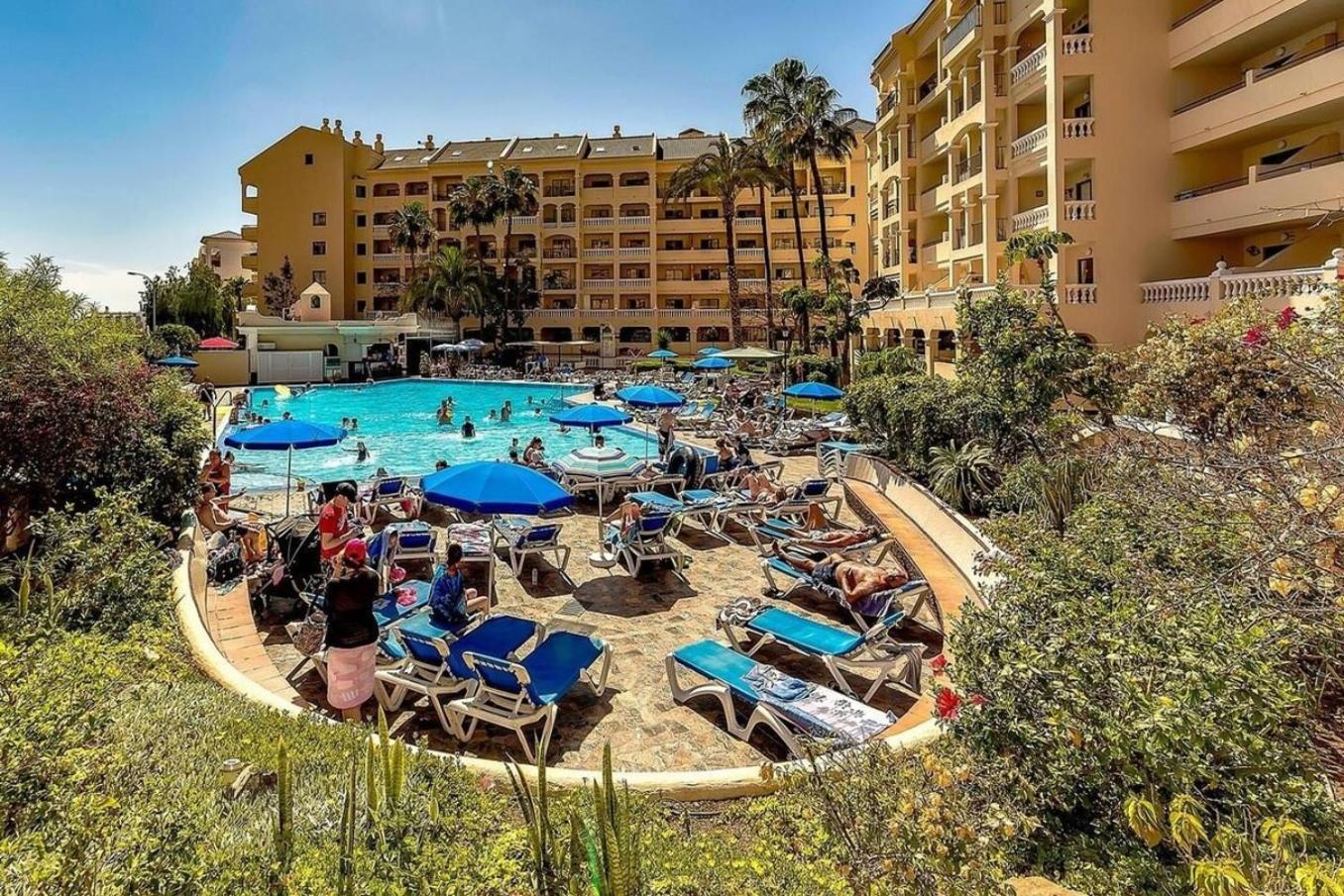 In Castle Harbour With Pool View C009 Apartamento *