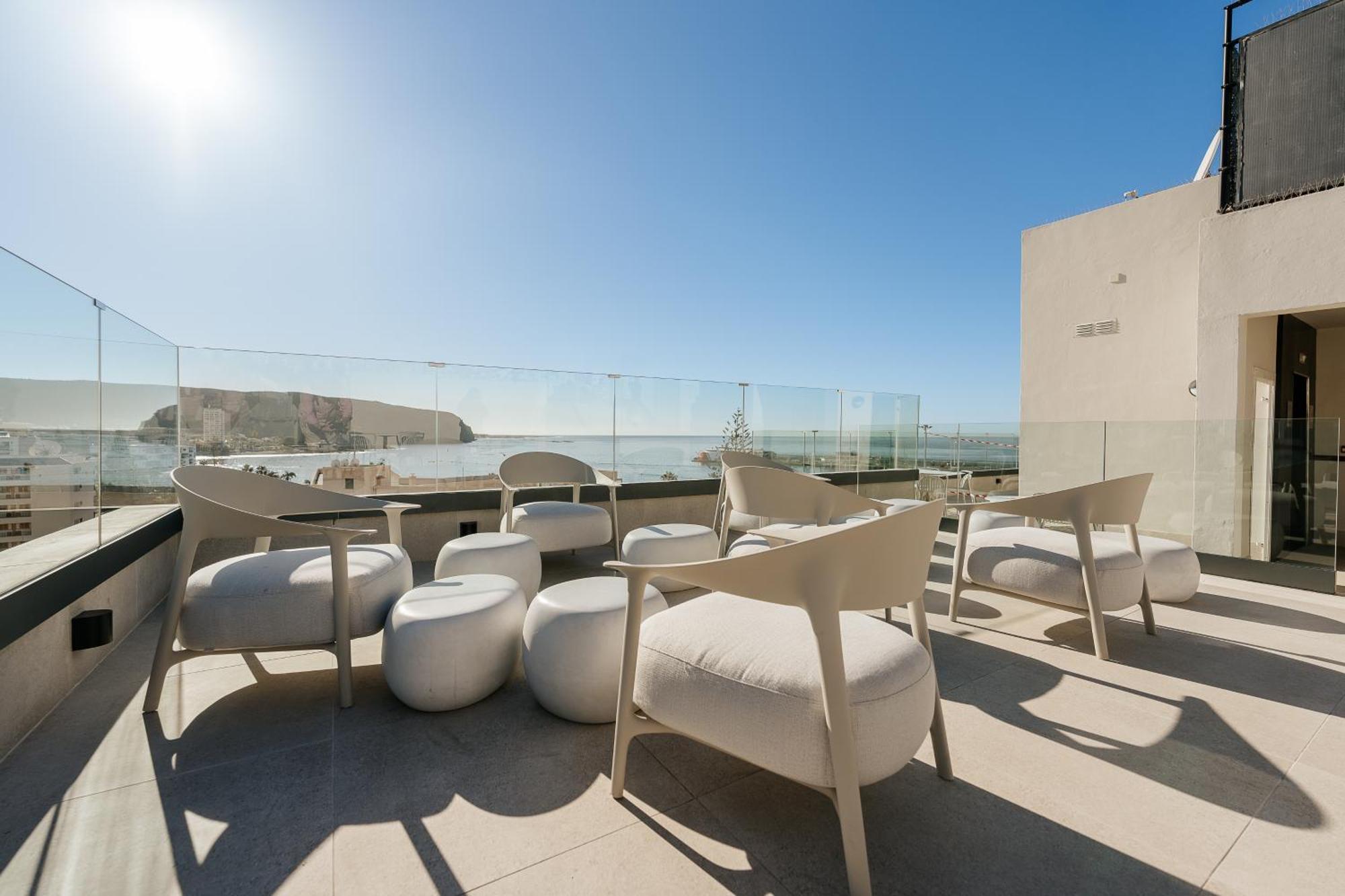 Reveron Plaza Hotel